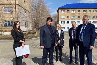 Дамир Фахрутдинов проверил состояние объектов «Городской среды» в восточном Оренбуржье